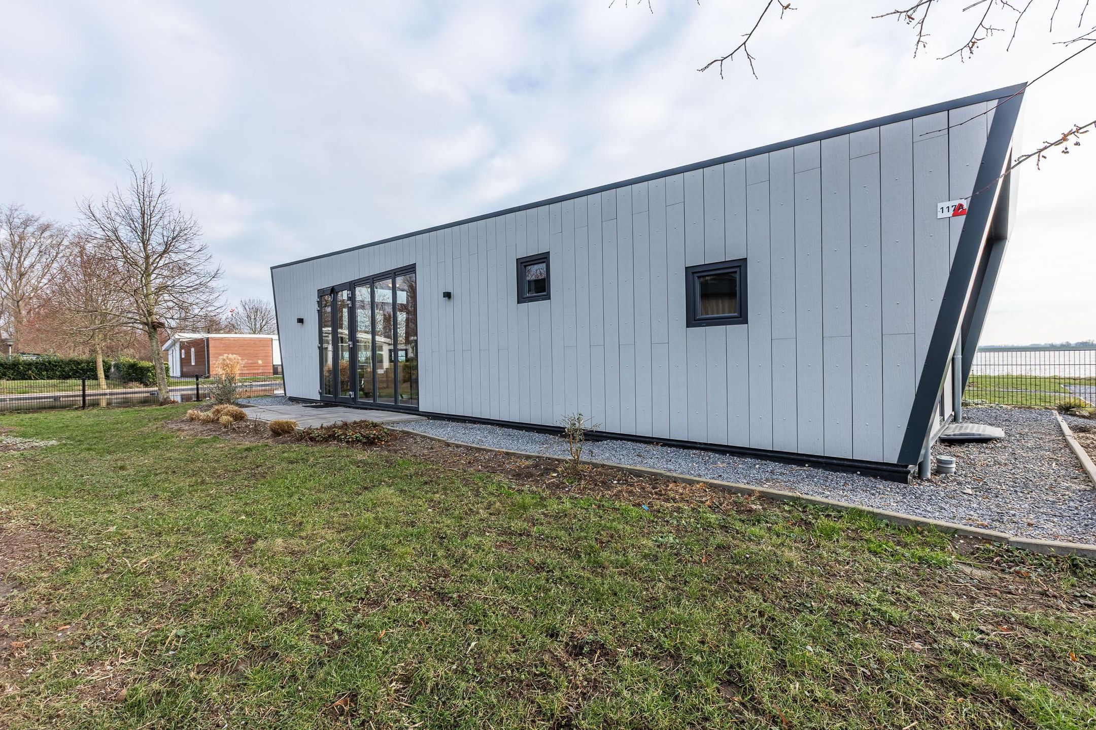 2-bedroom freehold villa in Dordrecht — photo 3 of 5