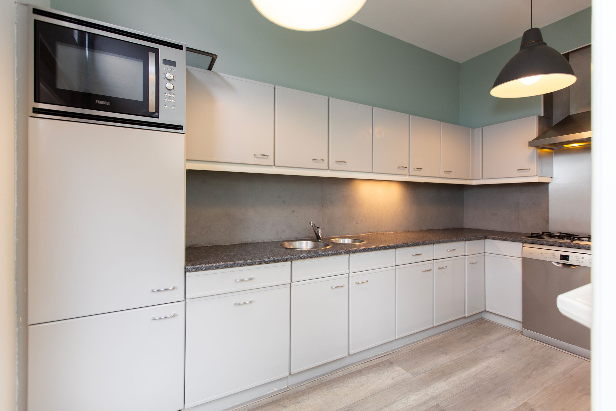 Photo 21 of Nassaustraat 20