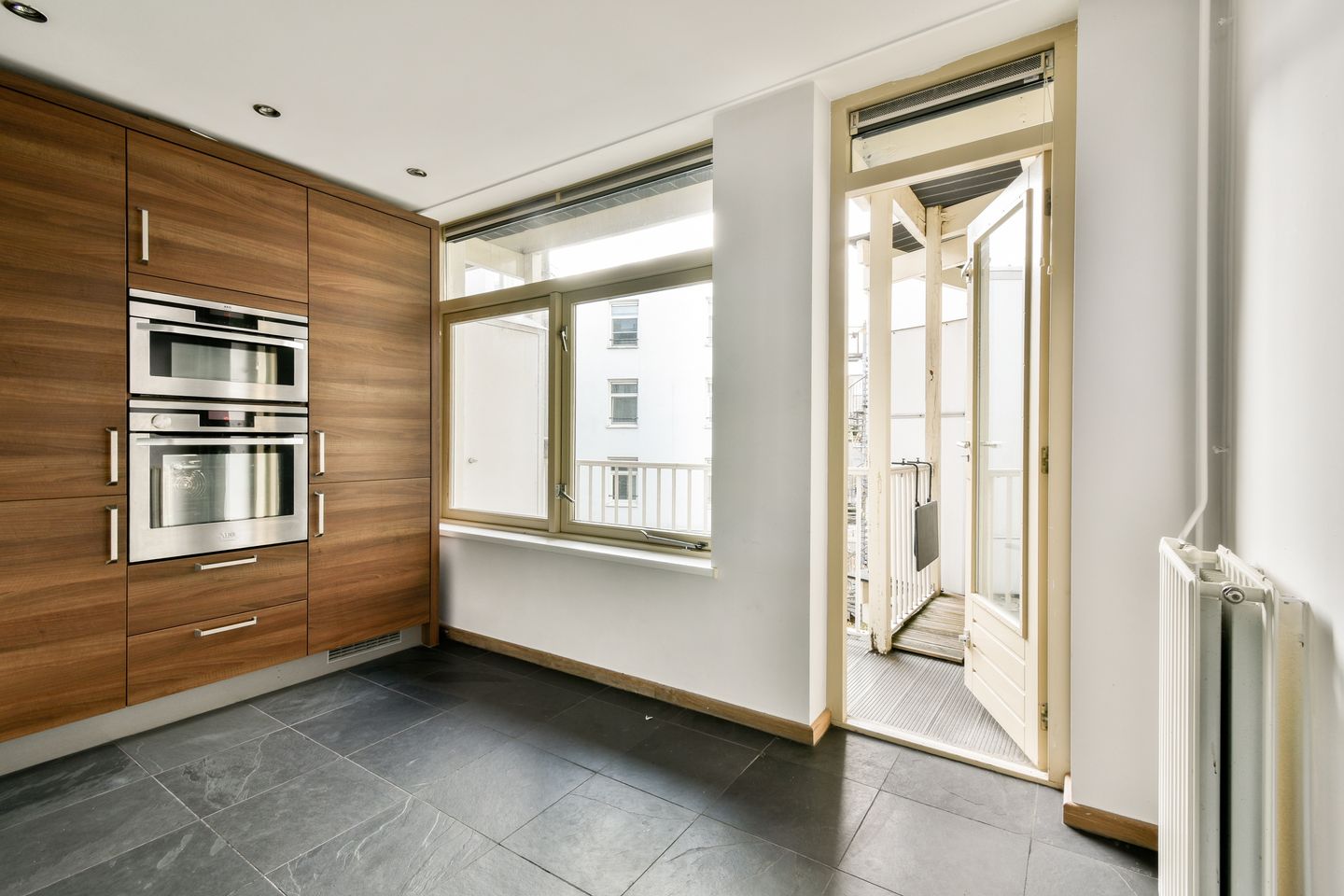 Foto 4 van Van Limburg Stirumplein 18-2