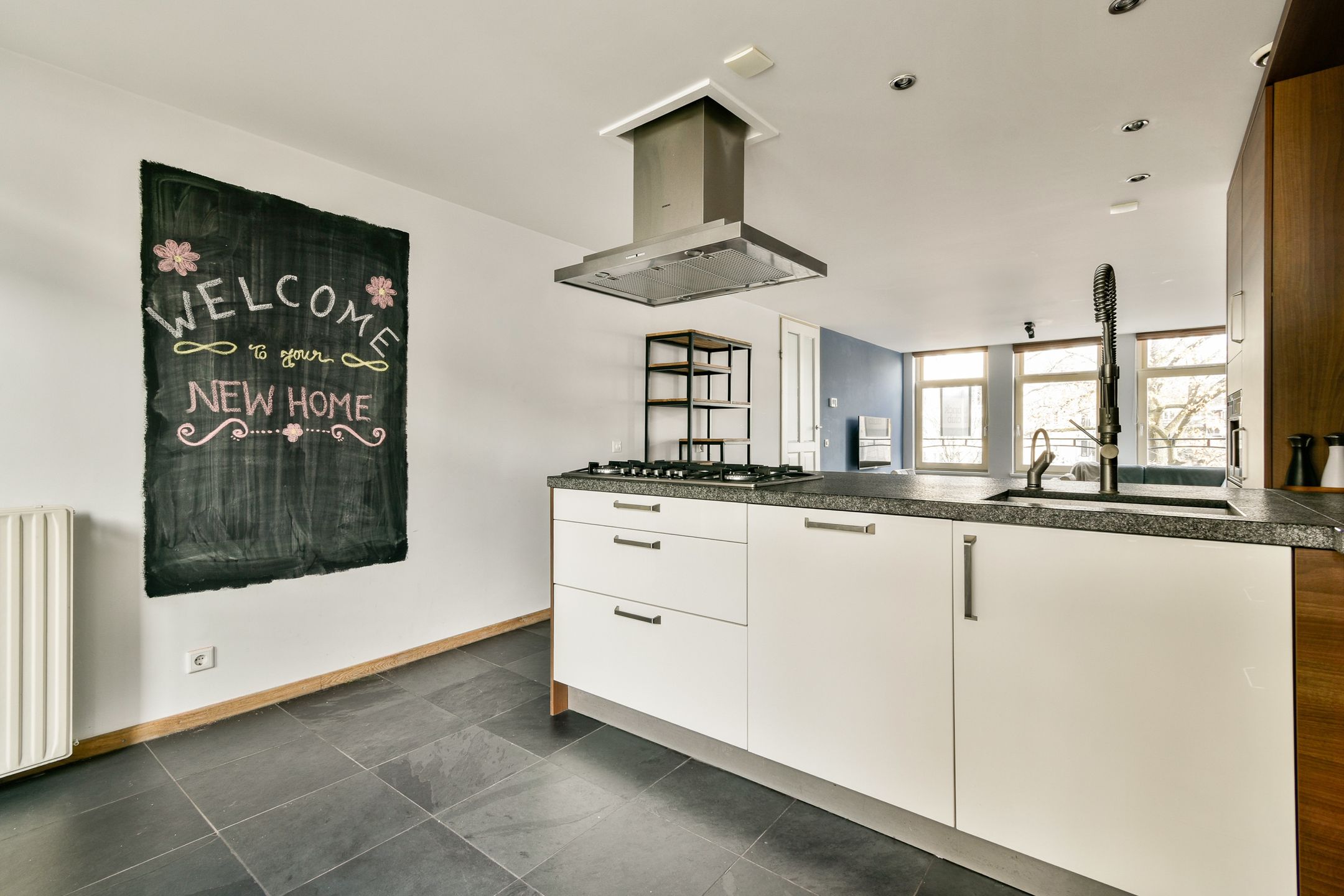 Foto 6 van Van Limburg Stirumplein 18-2