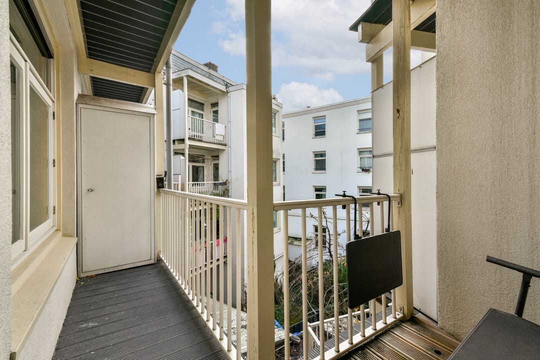 Foto 7 van Van Limburg Stirumplein 18-2