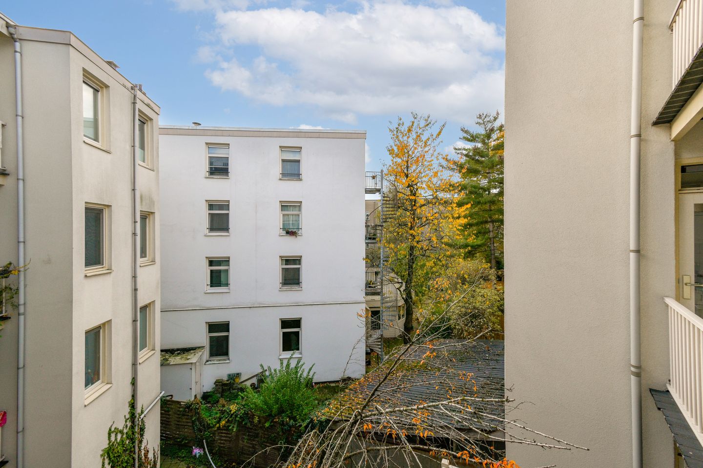 Foto 10 van Van Limburg Stirumplein 18-2