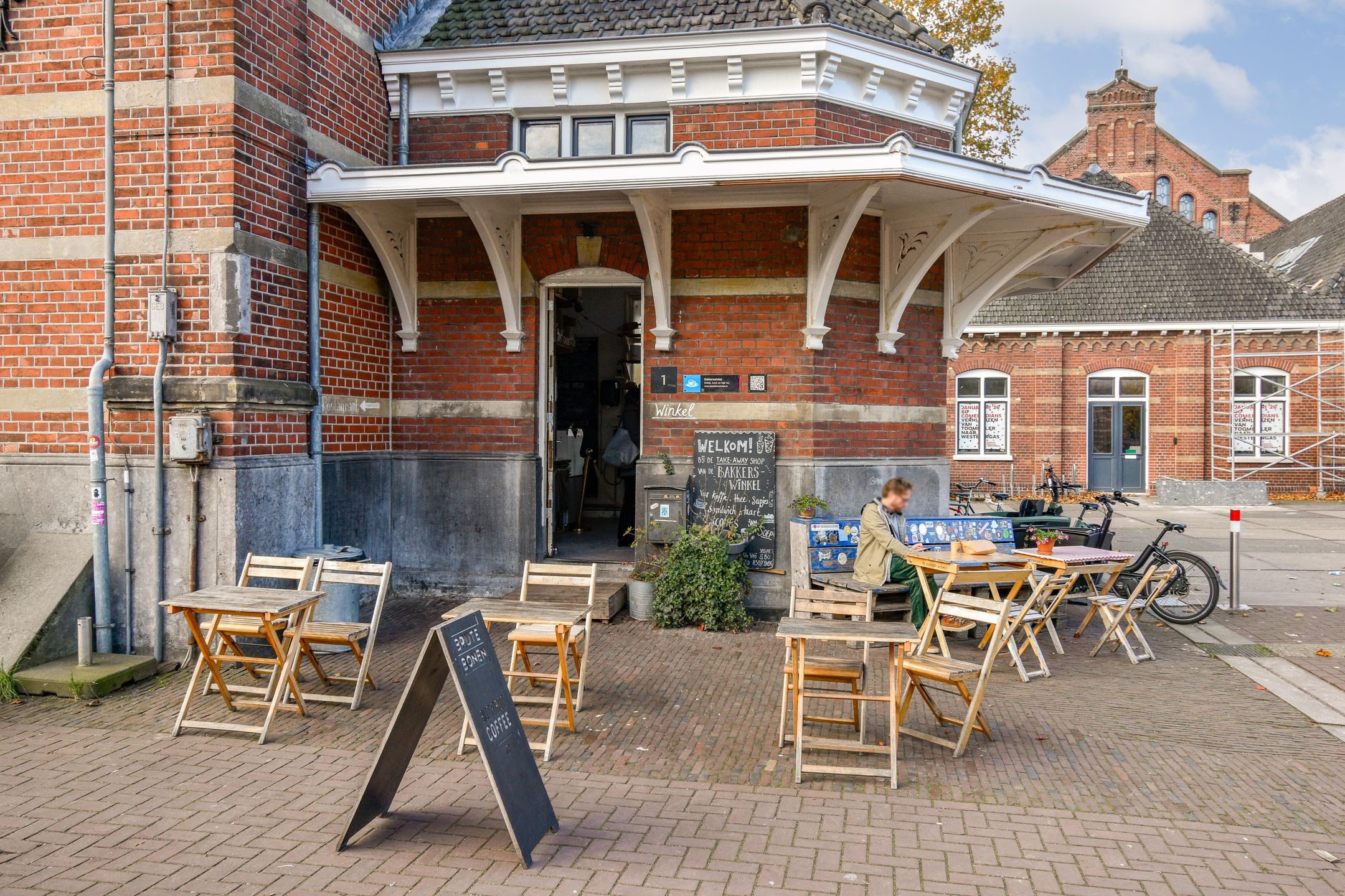 Foto 24 van Van Limburg Stirumplein 18-2