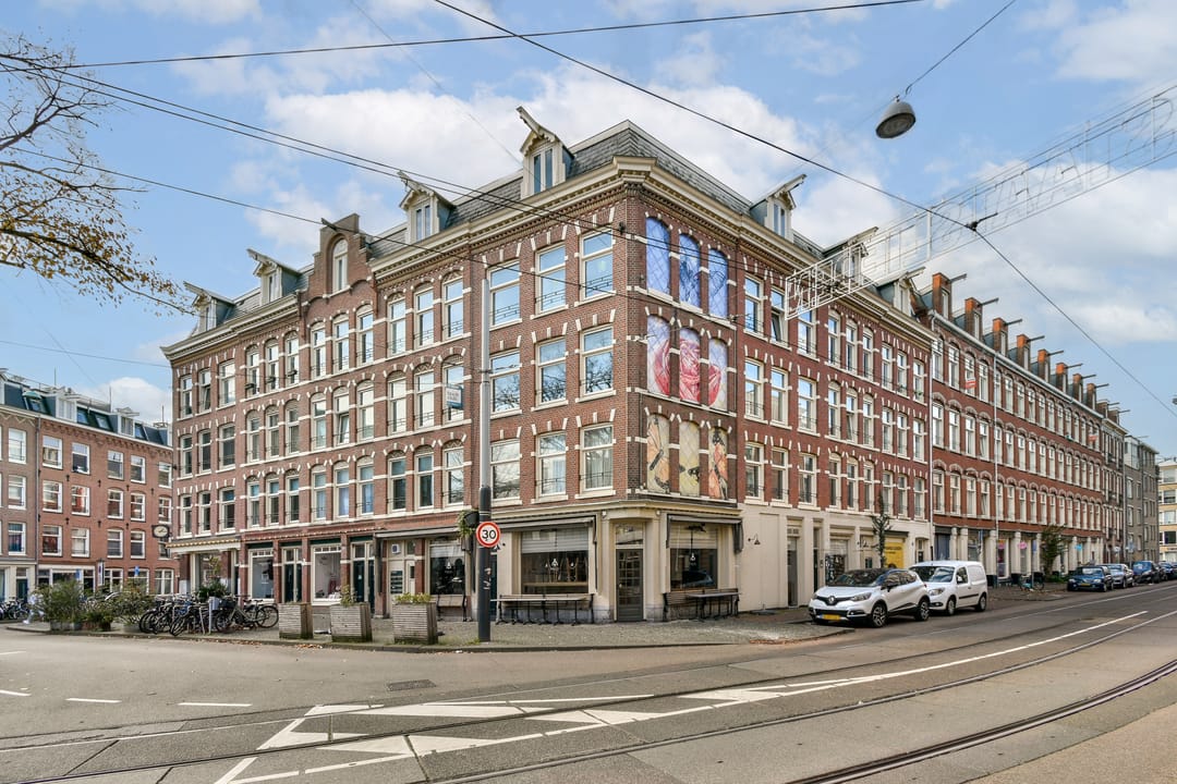 Foto 26 van Van Limburg Stirumplein 18-2