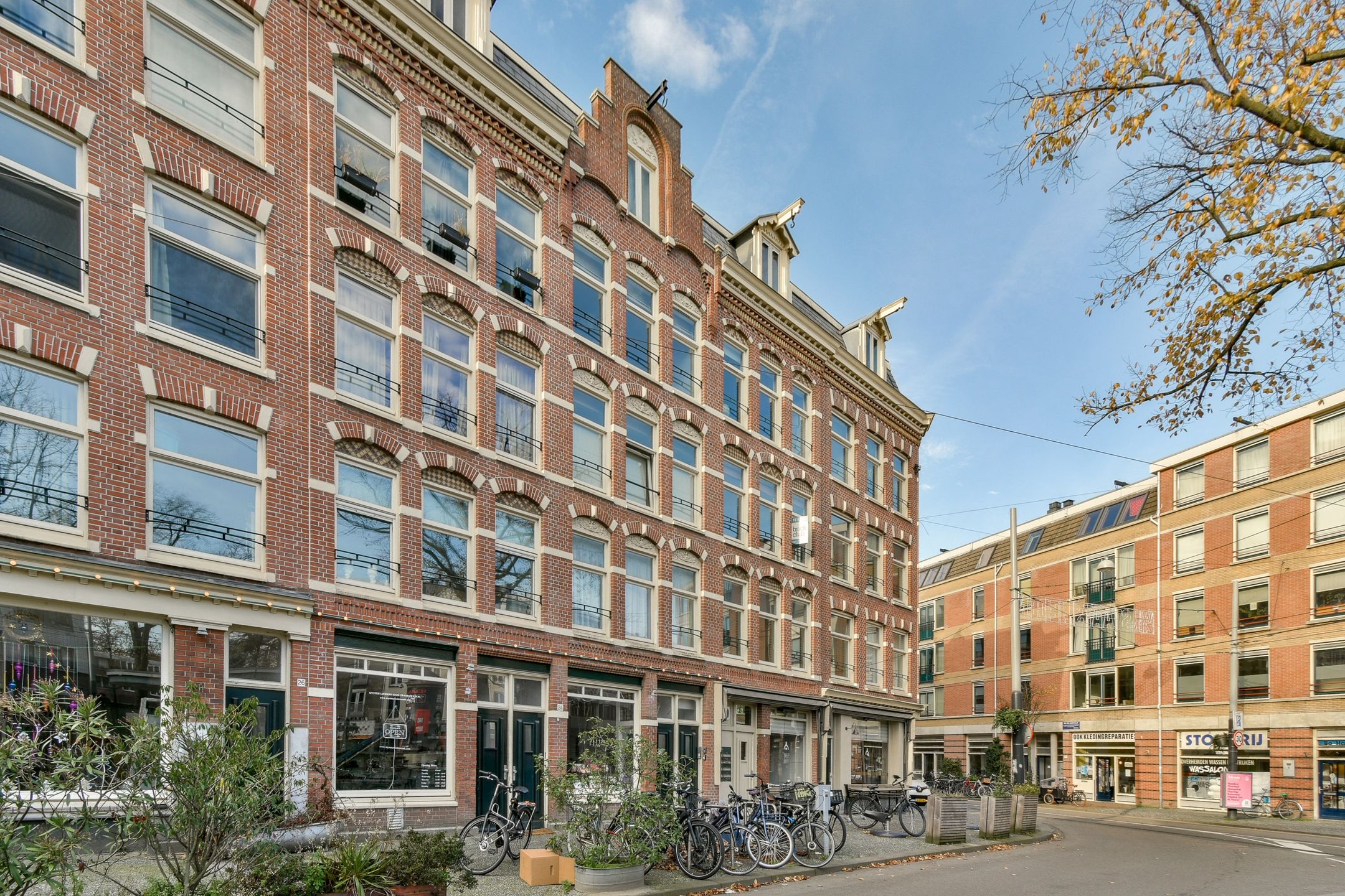 Foto 27 van Van Limburg Stirumplein 18-2