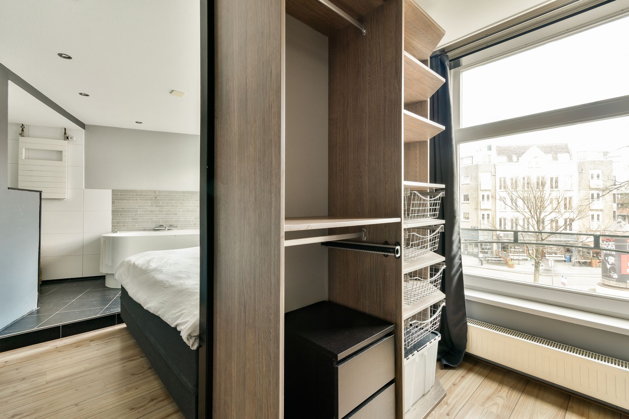 Foto 18 van Van Limburg Stirumplein 18-2