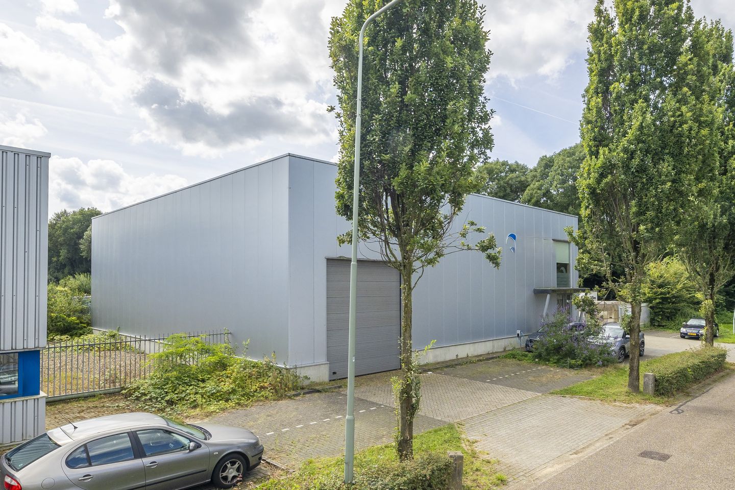 View photo 2 of Burgemeester van Meeuwenstraat 11