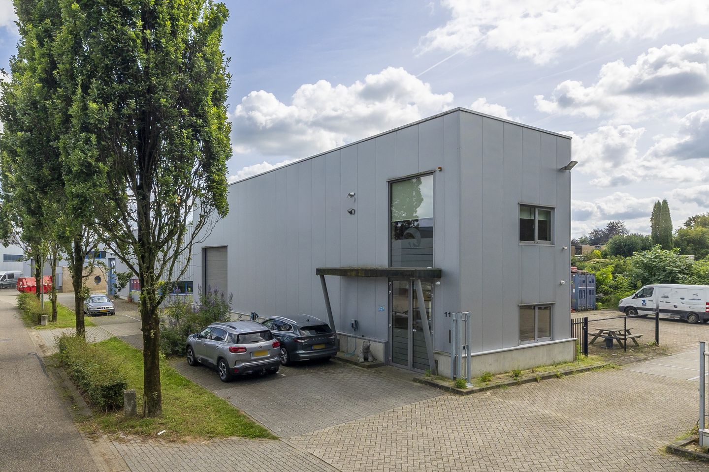 View photo 3 of Burgemeester van Meeuwenstraat 11