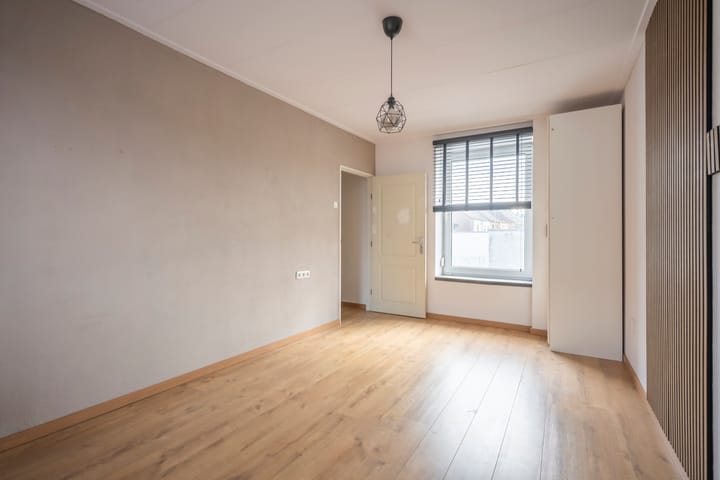 Foto 15 van Einderstraat 86