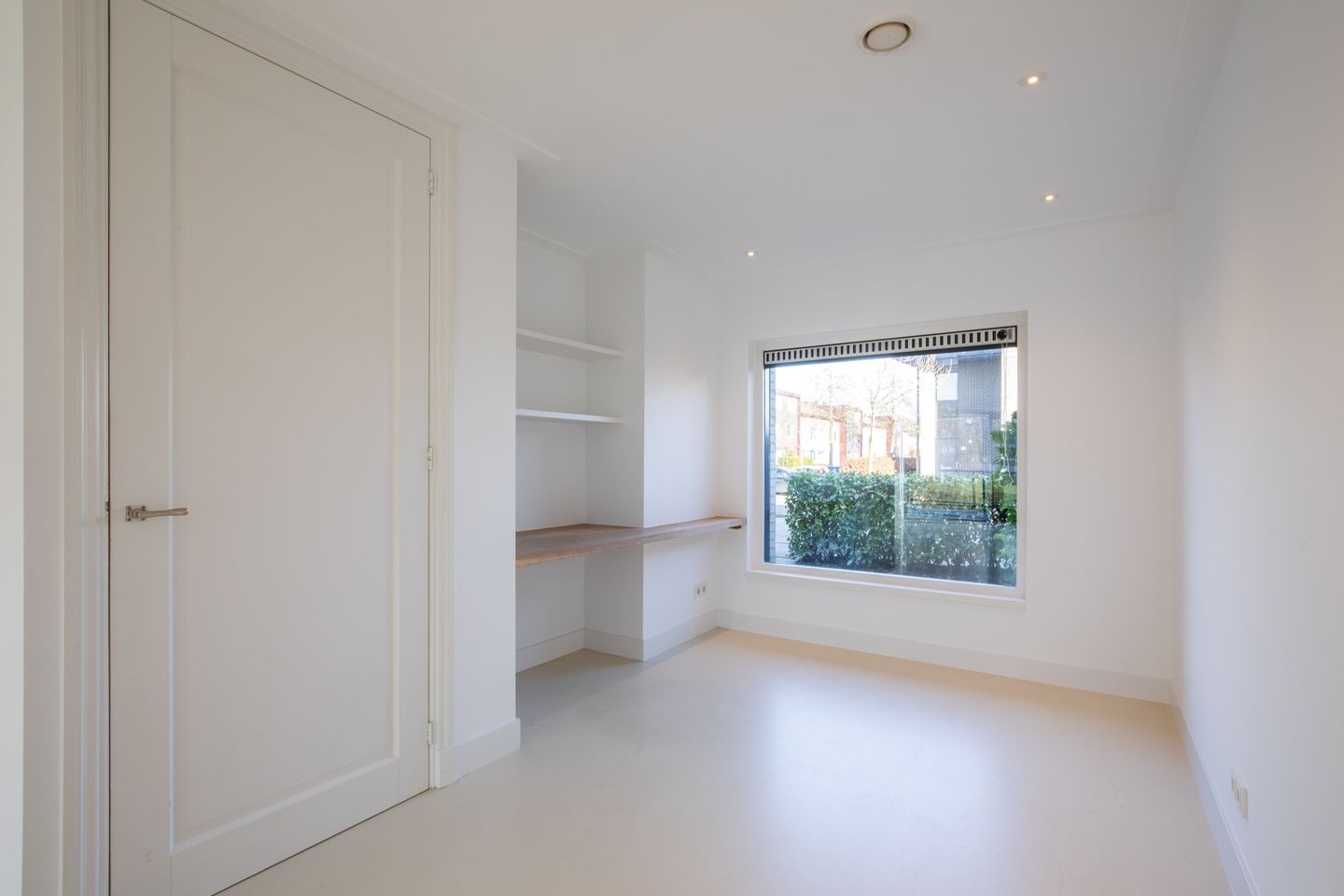 Foto 10 van Purperreiger 60