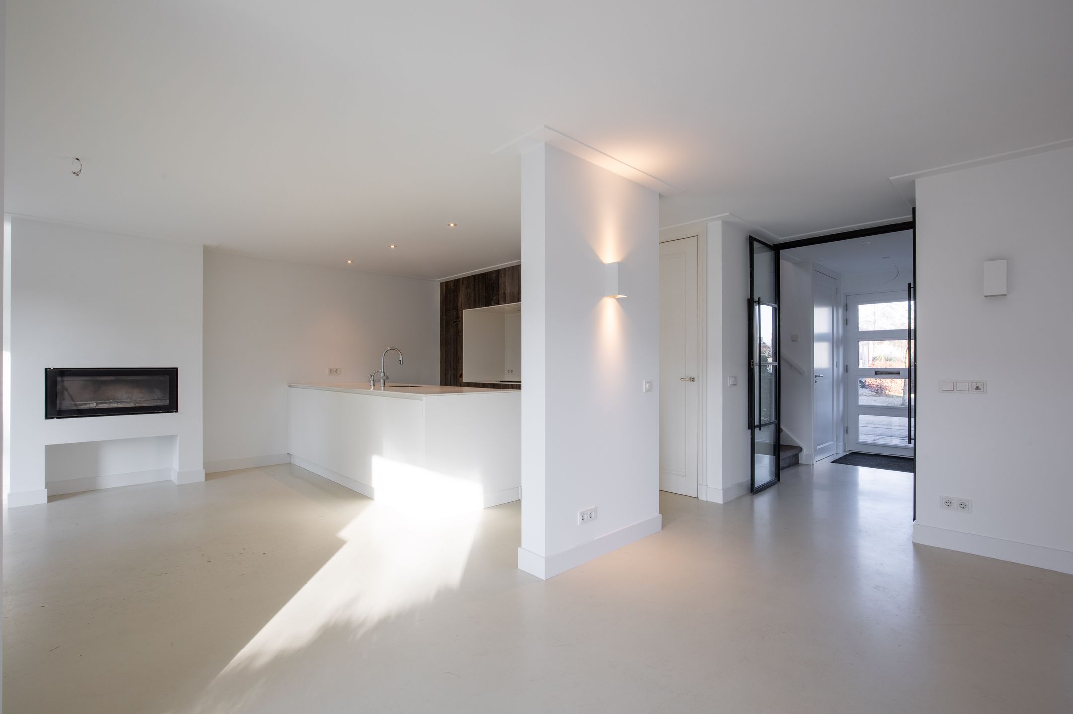 Foto 12 van Purperreiger 60