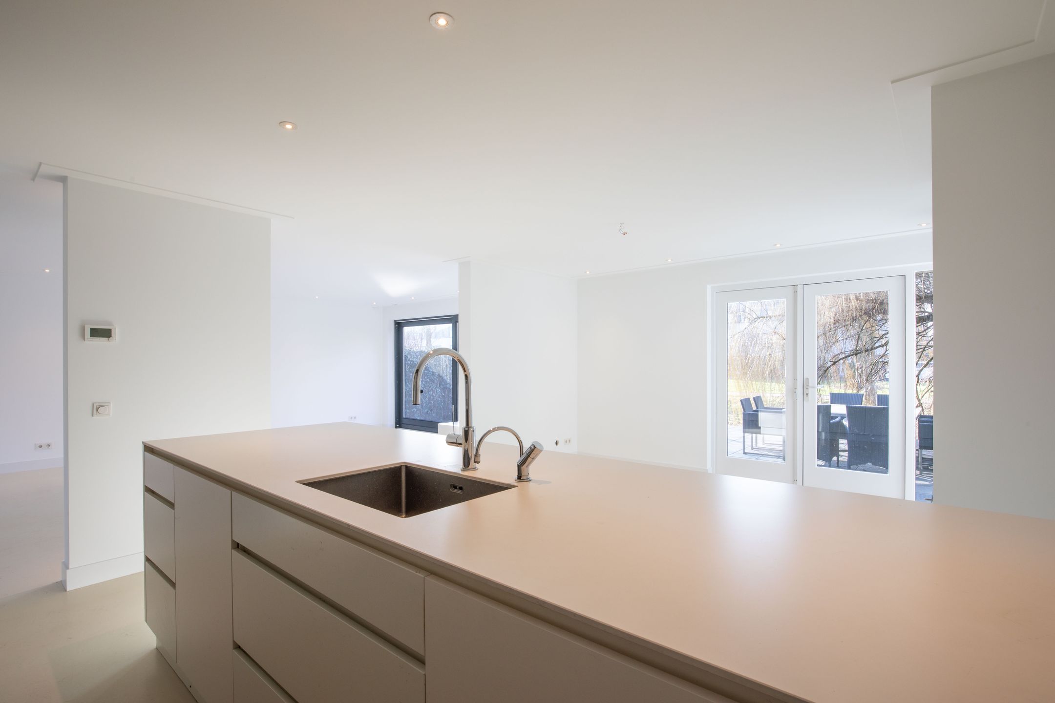 Foto 15 van Purperreiger 60