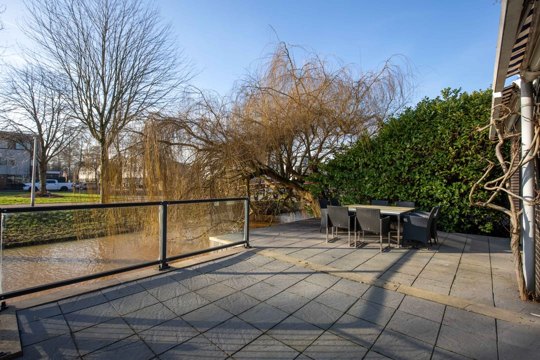 Foto 22 van Purperreiger 60