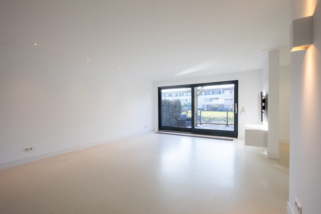 Foto 8 van Purperreiger 60