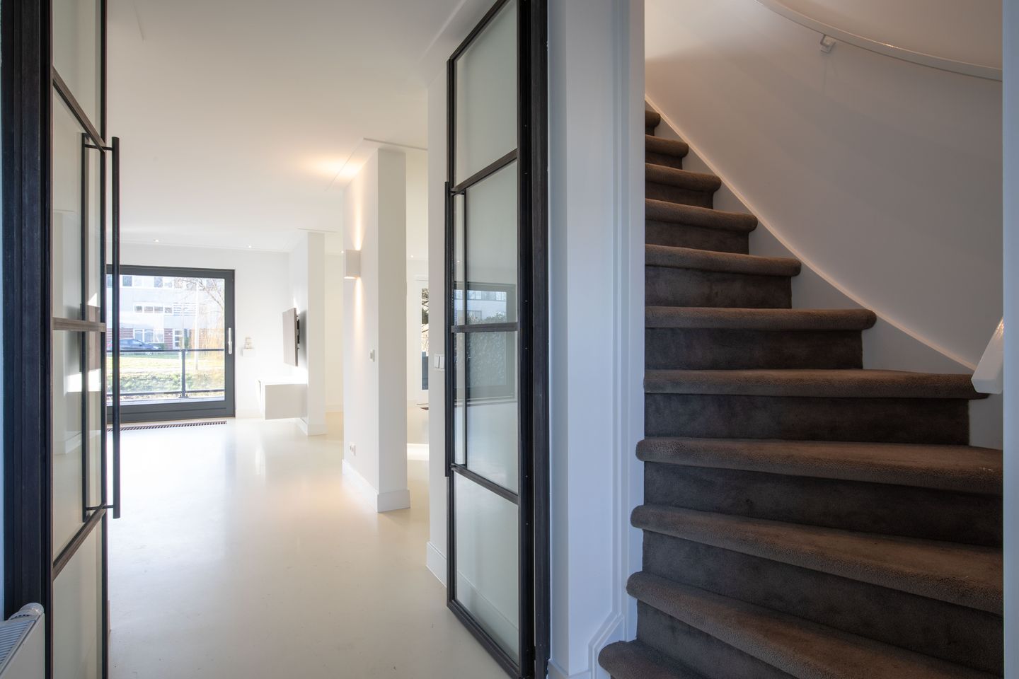 Foto 25 van Purperreiger 60