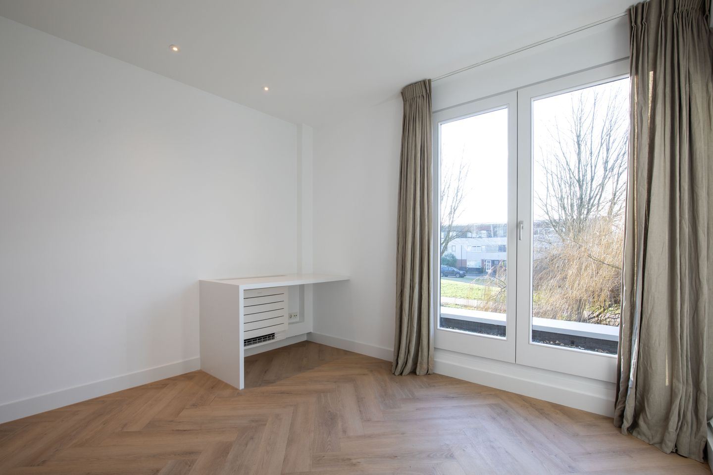 Foto 29 van Purperreiger 60