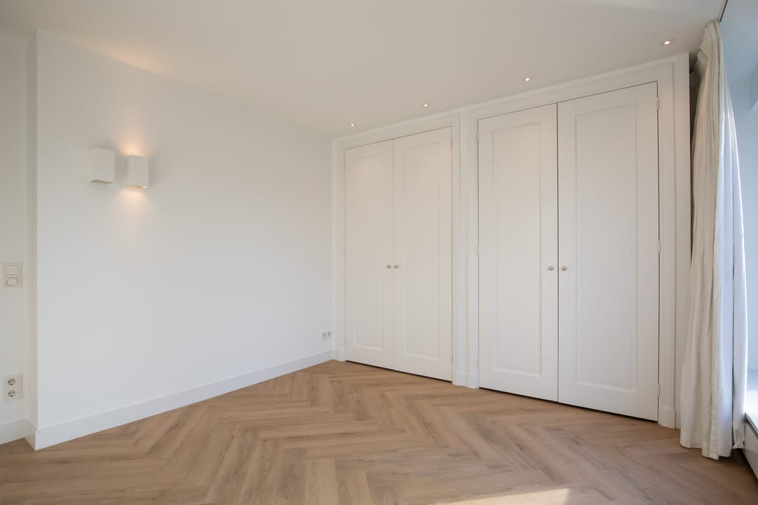 Foto 31 van Purperreiger 60