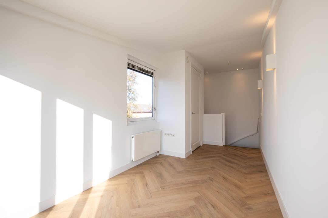 Foto 37 van Purperreiger 60