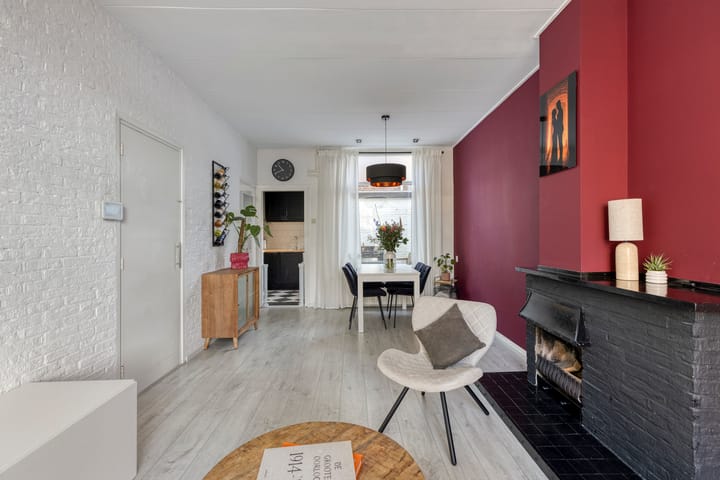 Photo 3 of Adriaan van Altenastraat 28