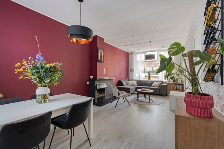 Photo 10 of Adriaan van Altenastraat 28