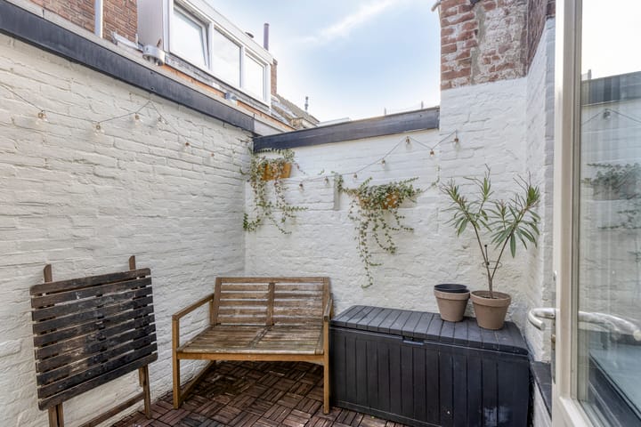 Photo 16 of Adriaan van Altenastraat 28