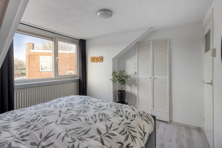 Photo 21 of Adriaan van Altenastraat 28