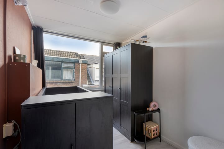 Photo 25 of Adriaan van Altenastraat 28