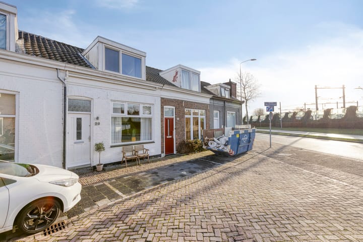 Photo 4 of Adriaan van Altenastraat 28