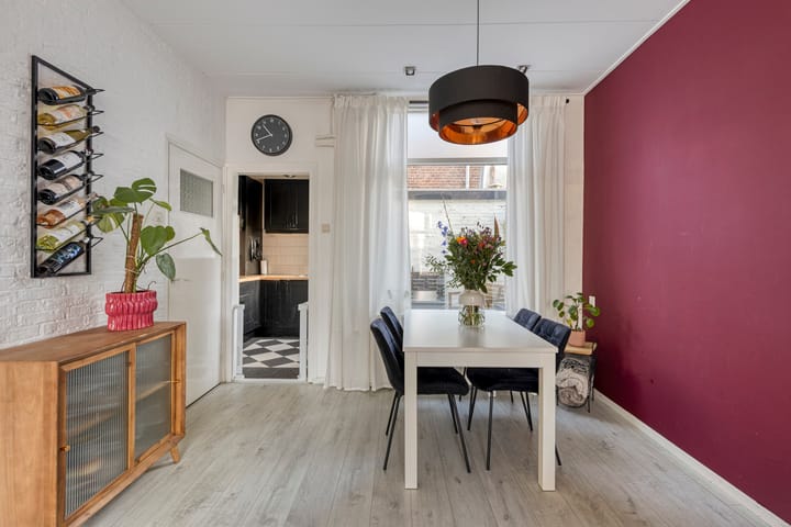 Photo 11 of Adriaan van Altenastraat 28