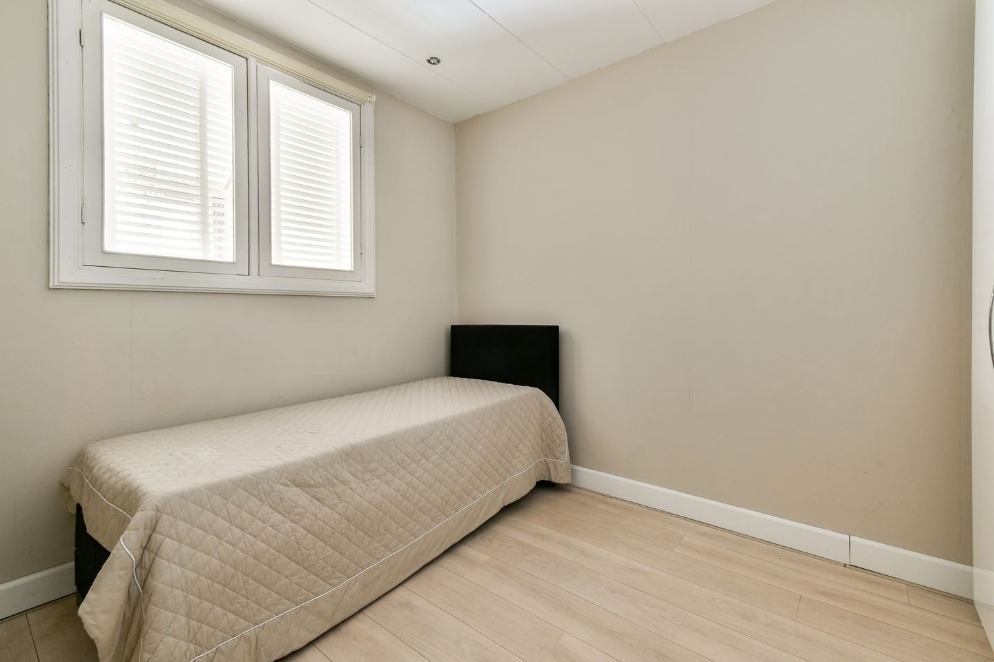 Foto 20 van Vlaardingerdijk 15-B