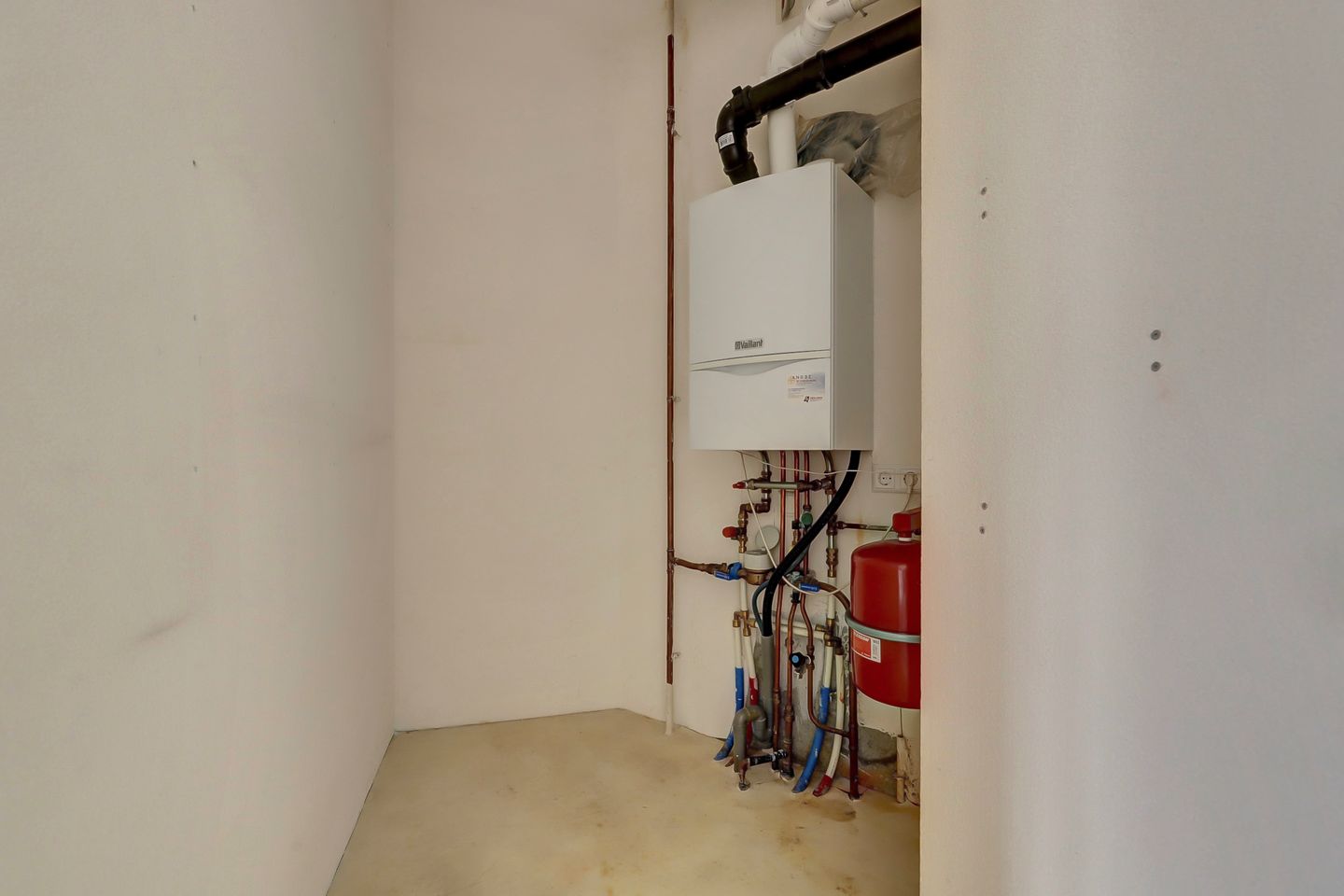 Foto 19 van Raesbergenstraat 31