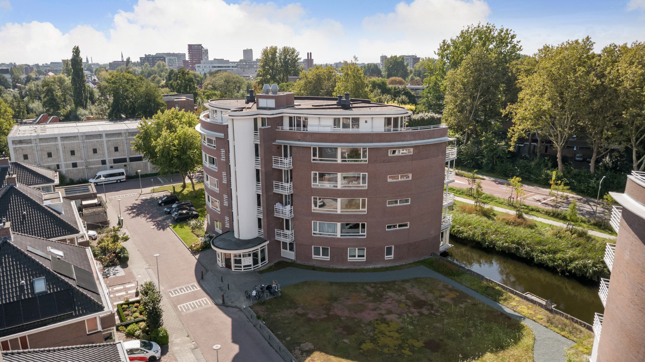 Foto 30 van Raesbergenstraat 31