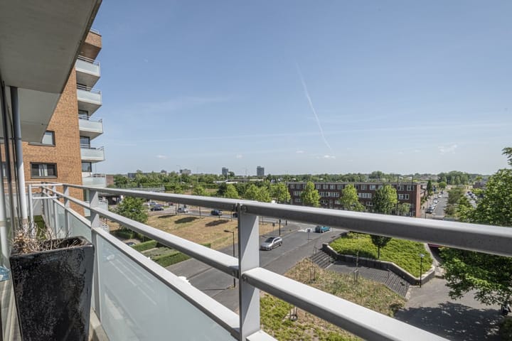 Photo 11 of Milovan Djilasplein 26