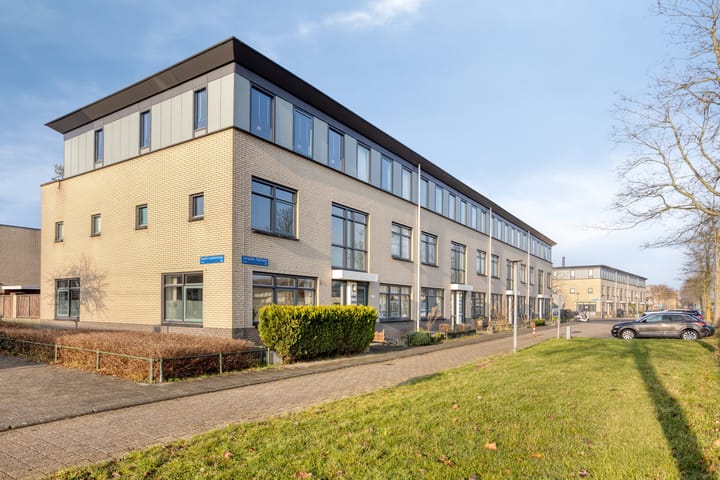 Photo 2 of Jacques Tatilaan 47