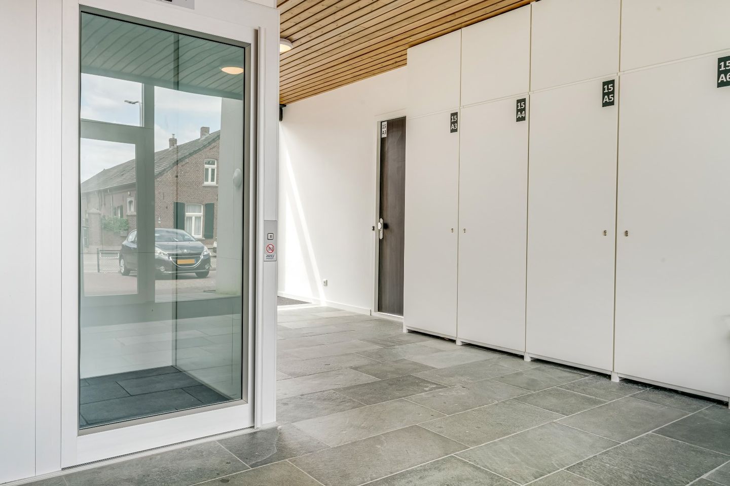 Foto 14 van Julianalaan 15-A4