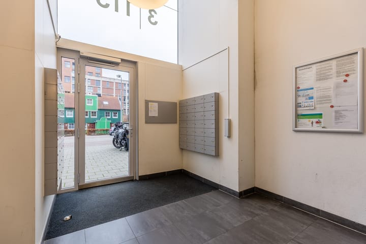 Photo 8 of Vurehout 49