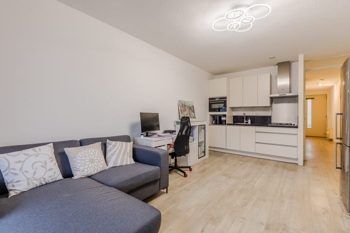 Photo 15 of Vurehout 49