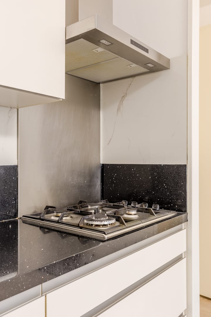 Photo 18 of Vurehout 49