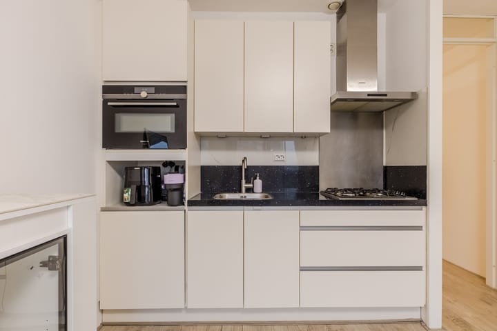 Photo 3 of Vurehout 49