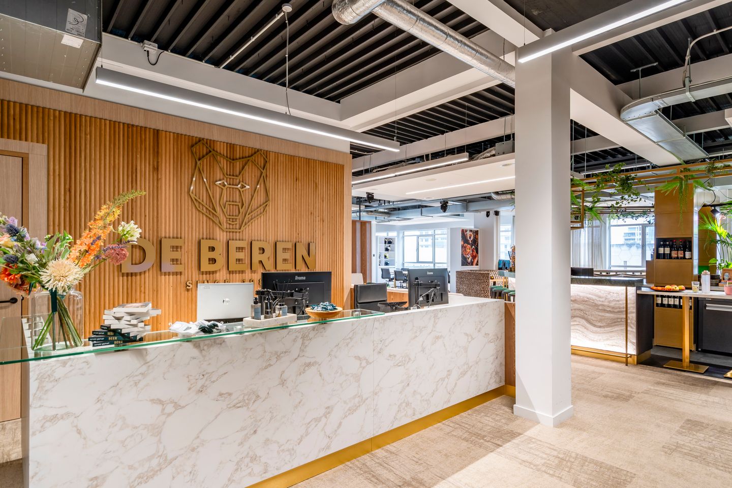 Bekijk foto 3 van Beursplein 37