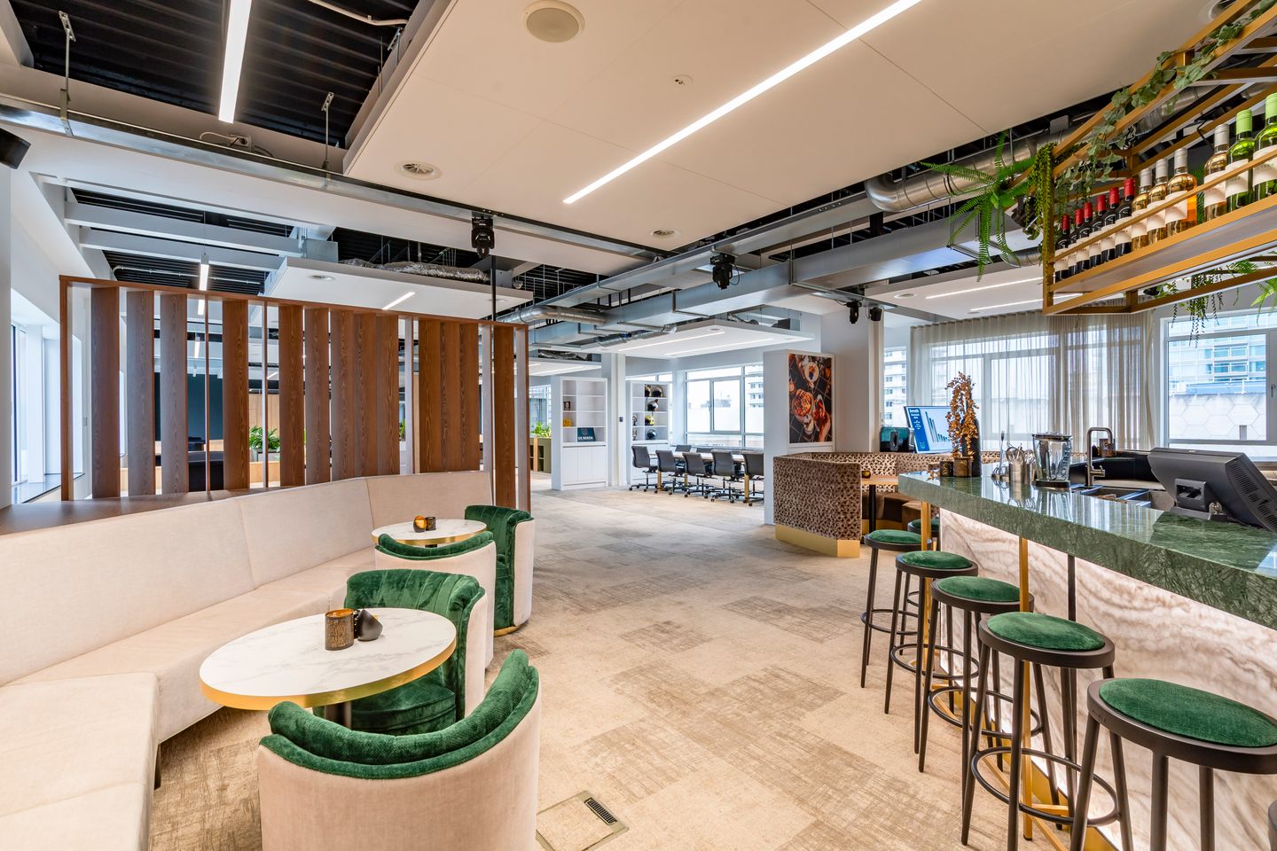 Bekijk foto 4 van Beursplein 37