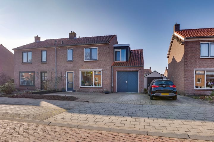 Burg.van Sandickstraat 11 main image