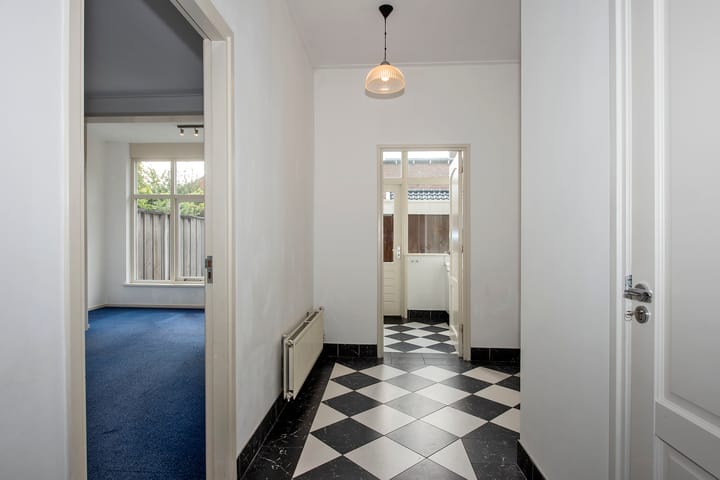Twee-onder-één-kap te koop: Lasondersingel 56, Enschede