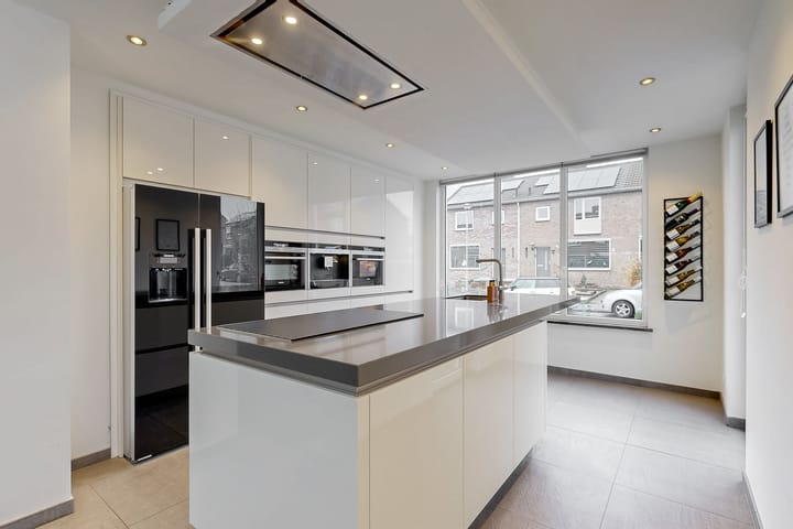 Photo 5 of Doctor Poelsstraat 20