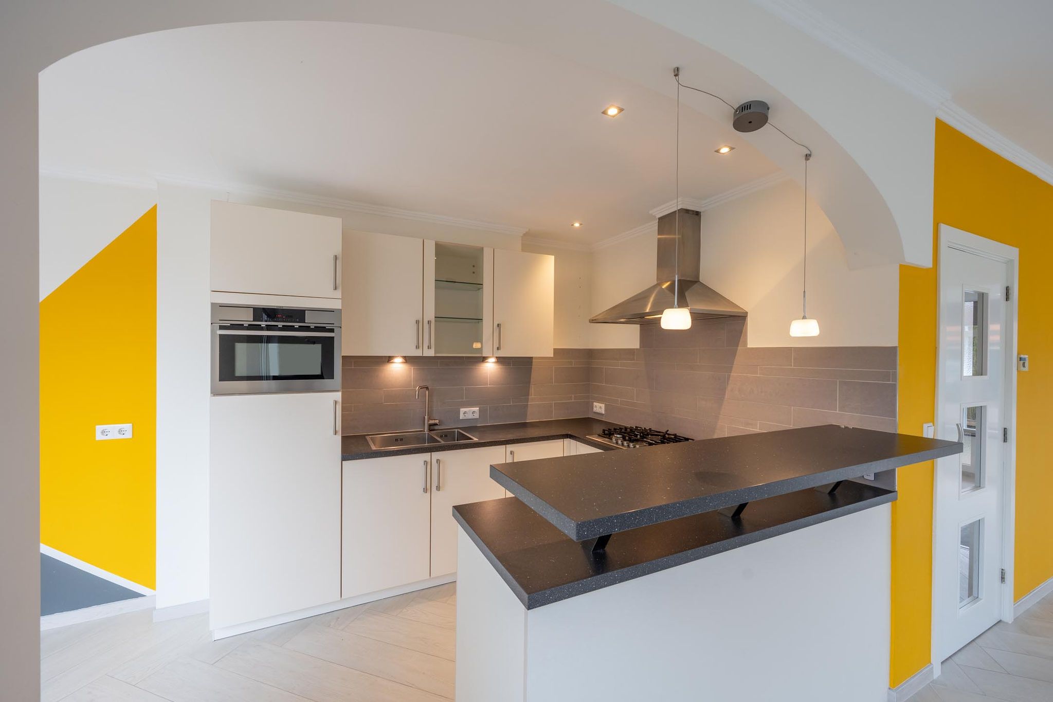 Photo 9 of Zonstraat 31