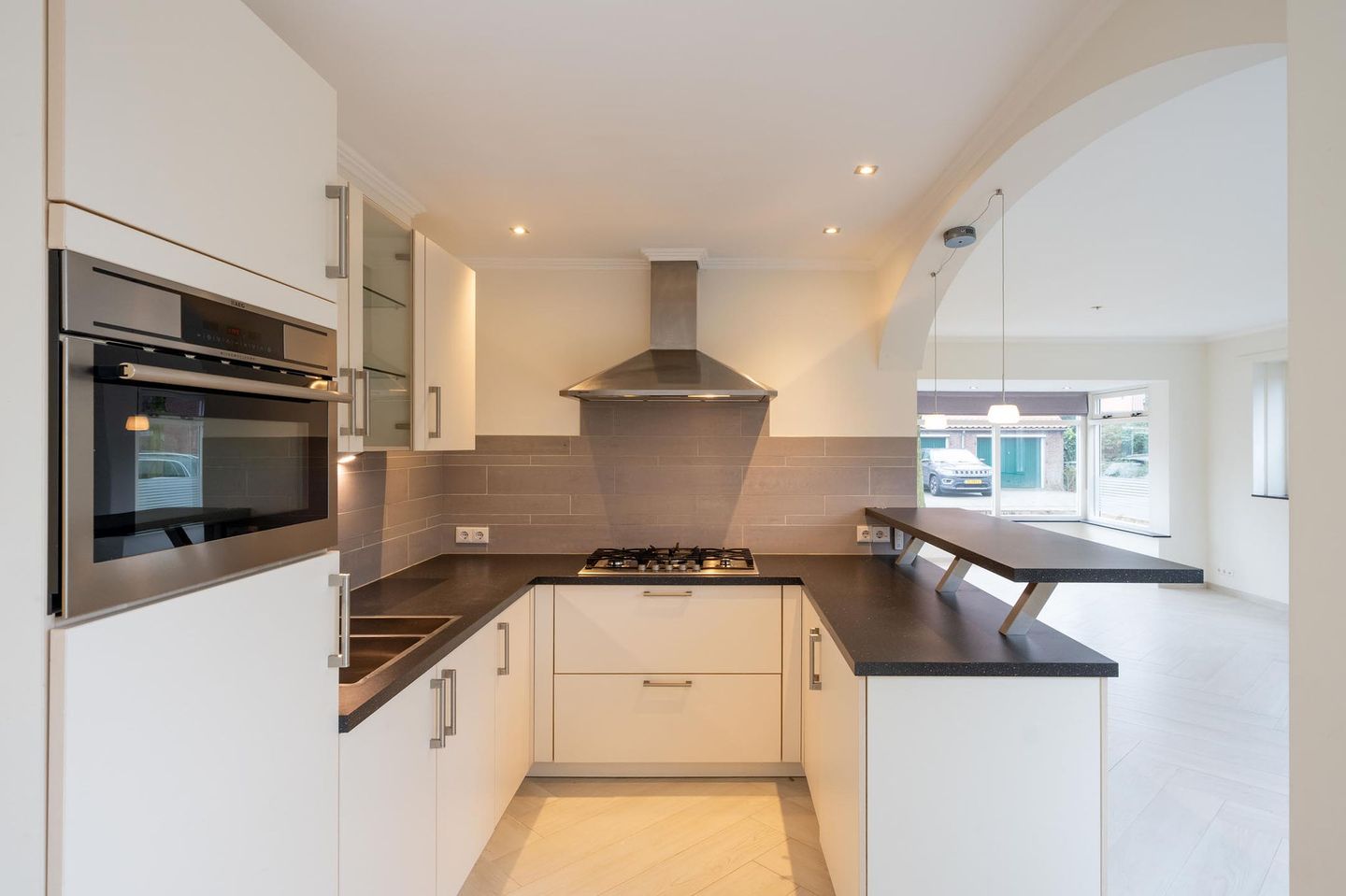 Photo 10 of Zonstraat 31