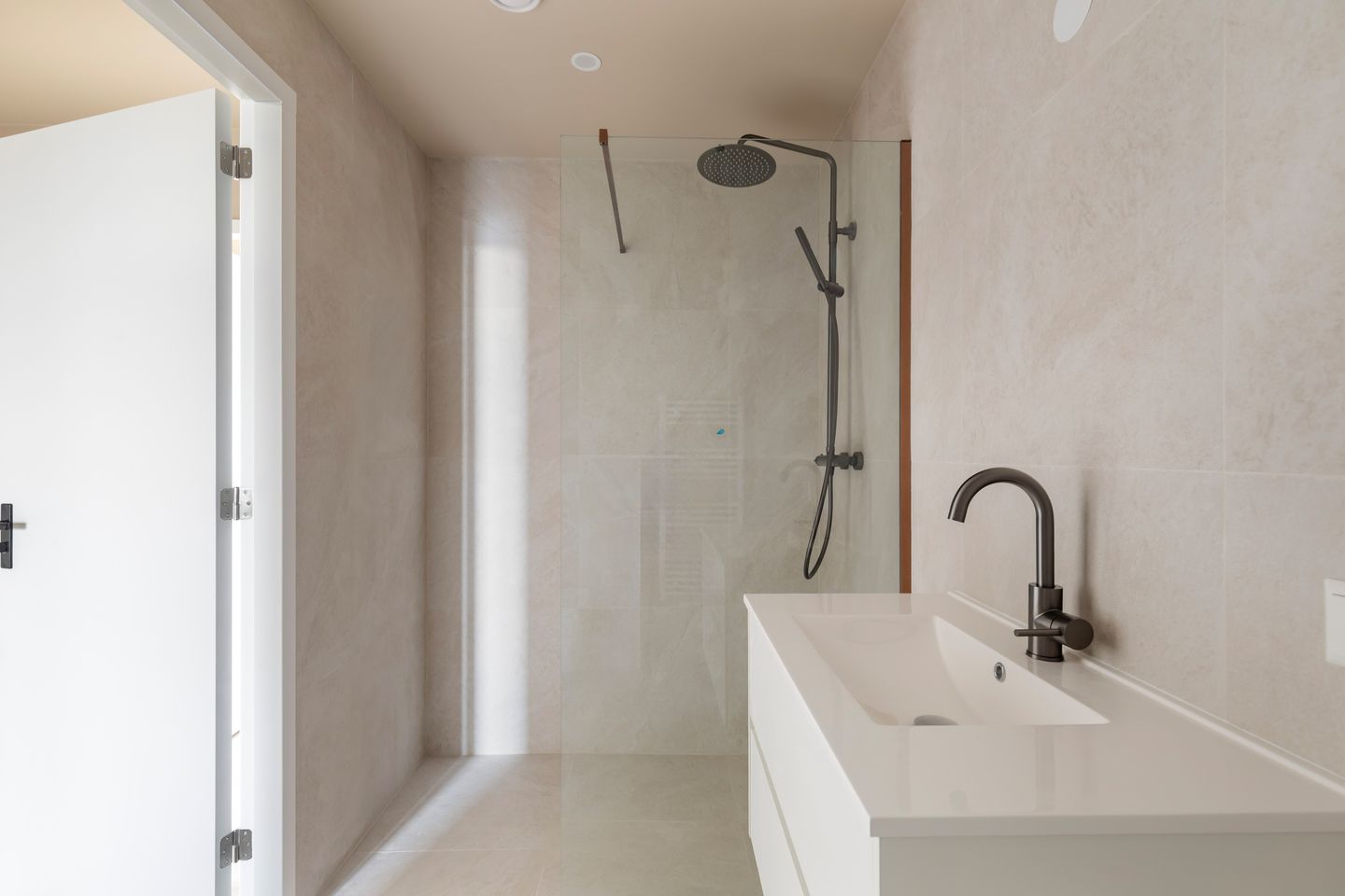 Photo 25 of Putsebocht 99-B02