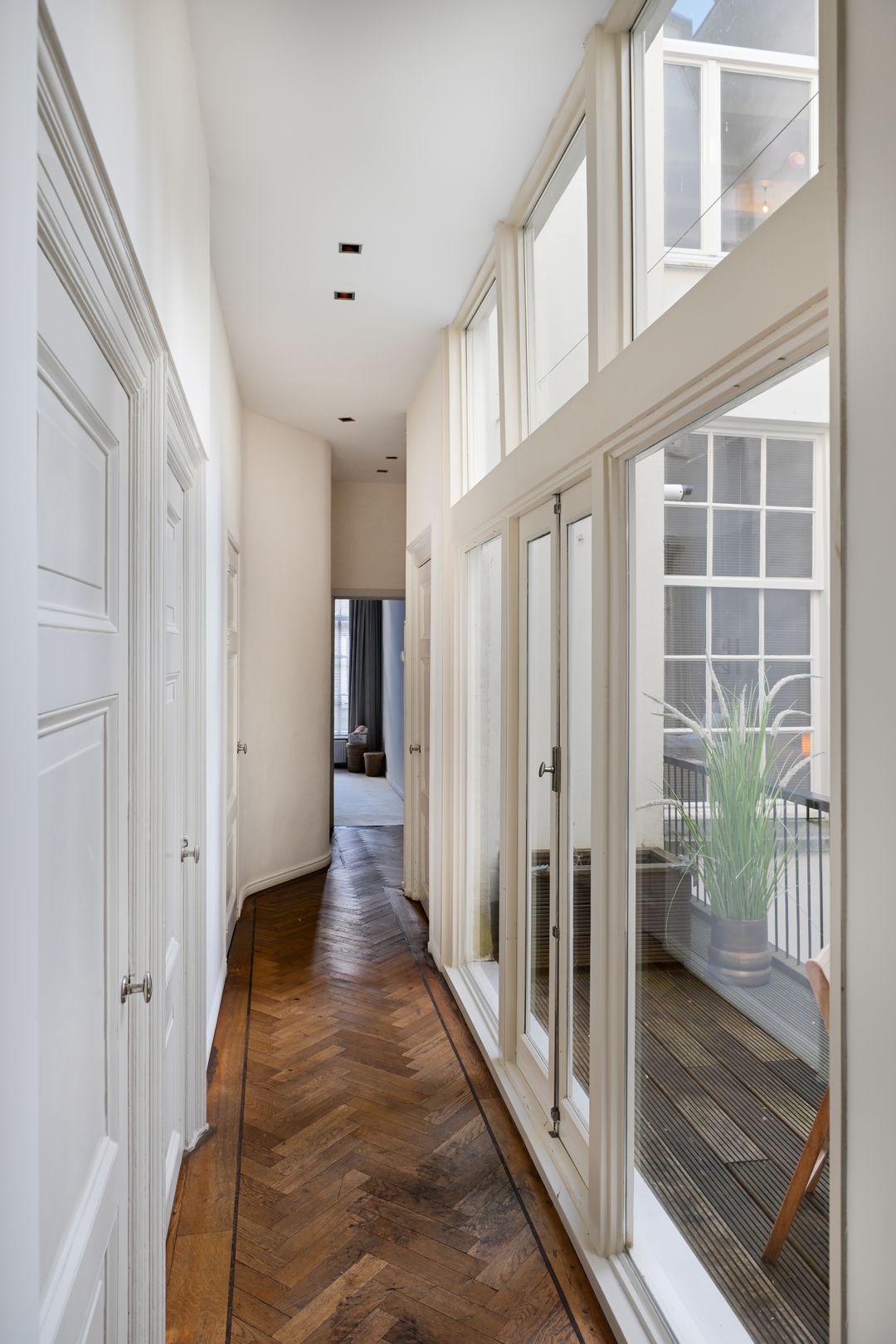 Foto 31 van Oudezijds Voorburgwal 145-A