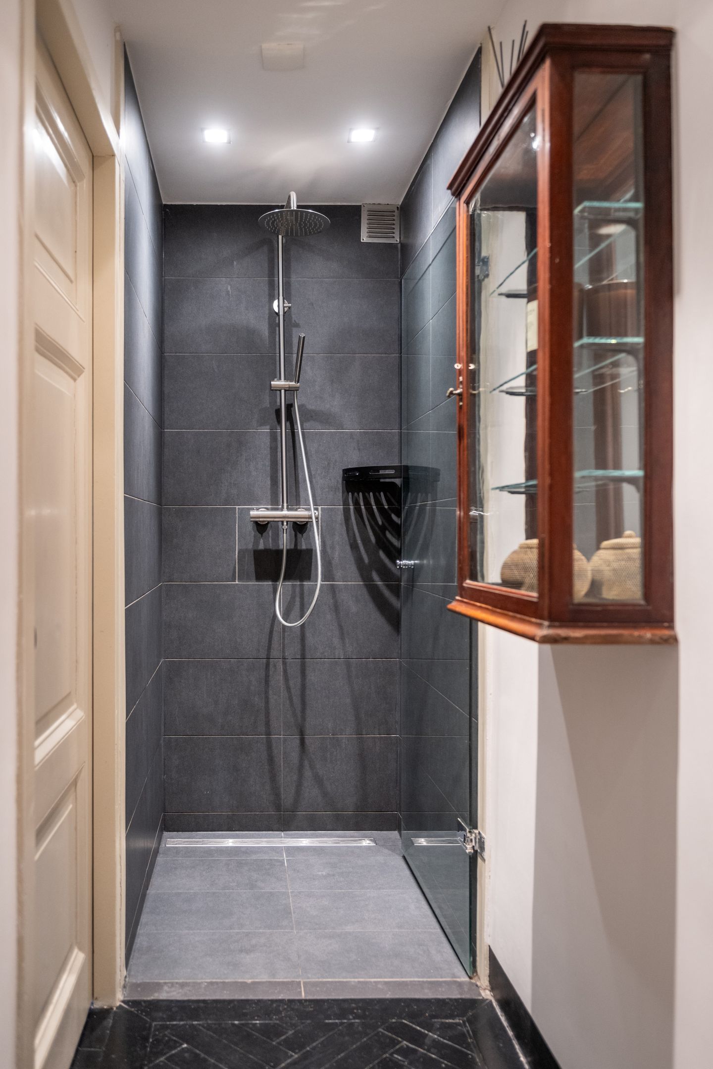 Foto 40 van Oudezijds Voorburgwal 145-A