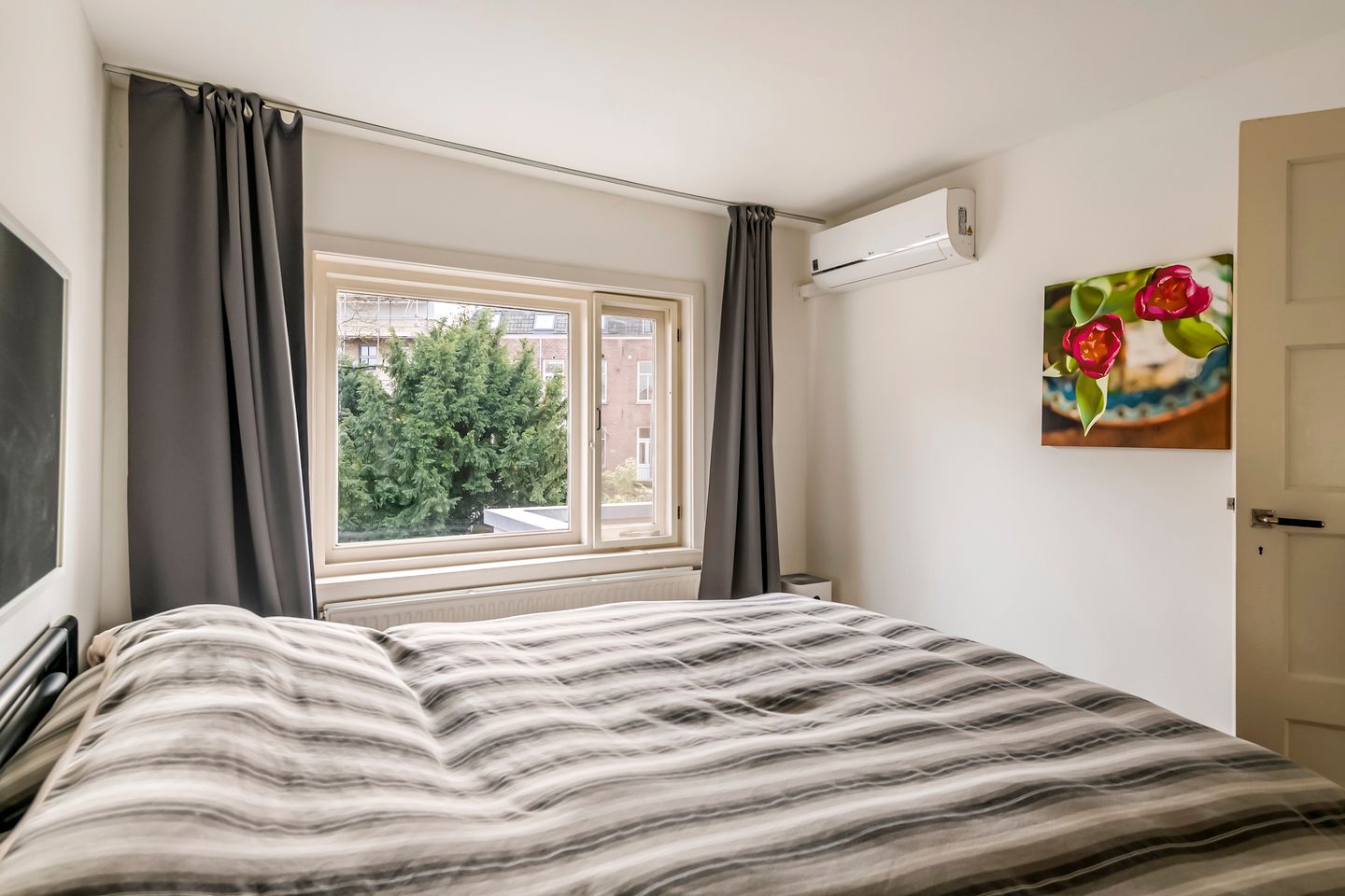 Photo 35 of Jacob Cremerstraat 4